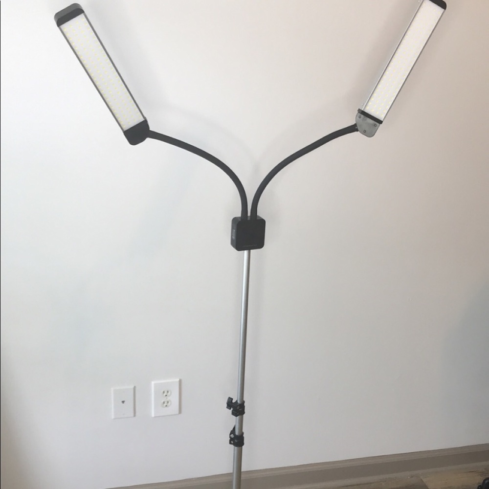 LED light for Salon Setup - Picture 2 of 4